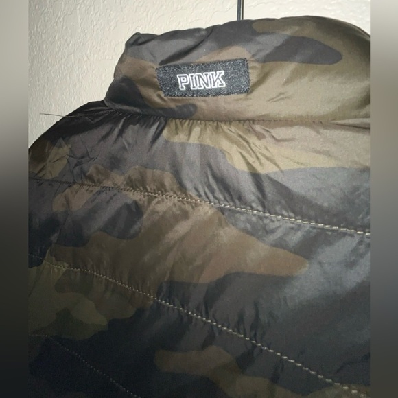 Victoria’s Secret PINK Camo Print Lightweight Puffer Jacket SIZE MEDIUM - Picture 6 of 8